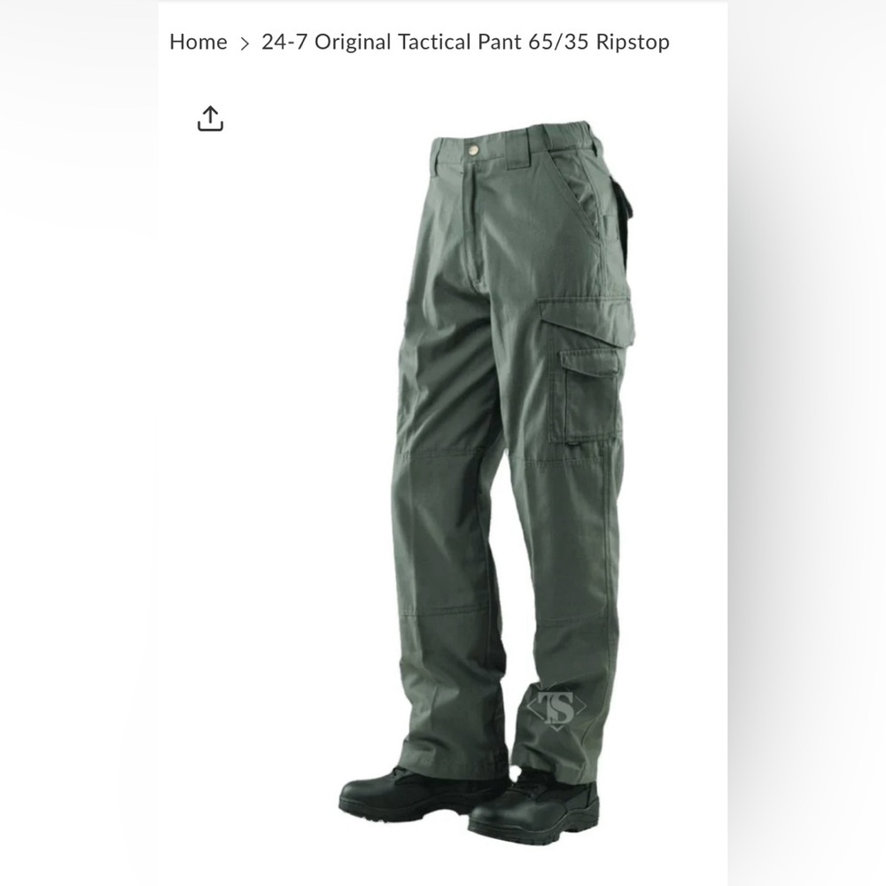 Green Cargo Pants with Straight Leg and Durable Fabric